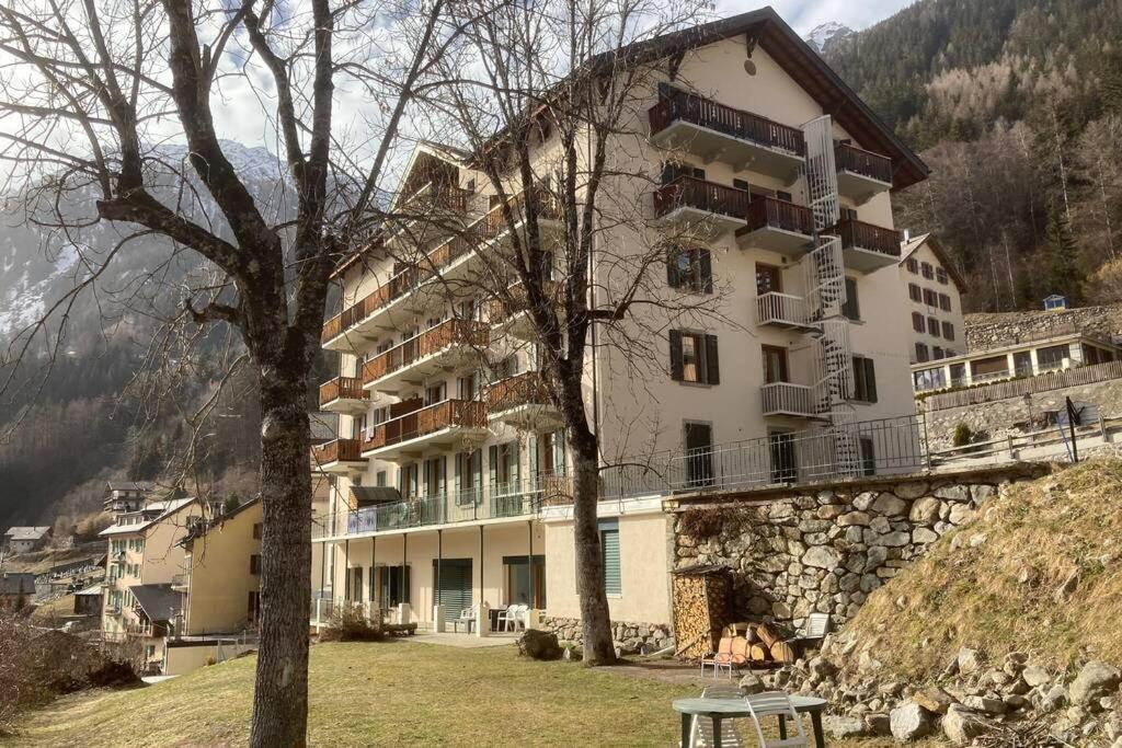Bel Appartement 2.5 Pieces Avec Balcon, Magnifique Vue Sur Le Glacier Des Grands Finhaut Εξωτερικό φωτογραφία